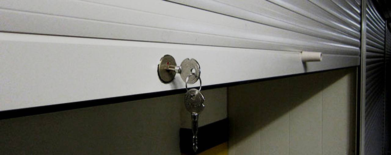 <span style="font-weight: bold;">РИГЕЛЬНЫЙ ЗАМОК. </span>Предназначен для роллет с ручным управлением.